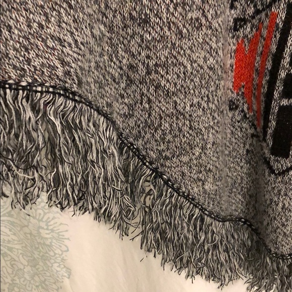 womens poncho - Picture 6 of 6